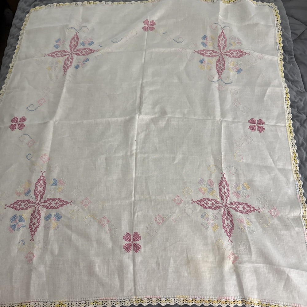 Hand Embroidered Vintage Tablecloth Topper Linen 33x33" 1 Stain Very Light